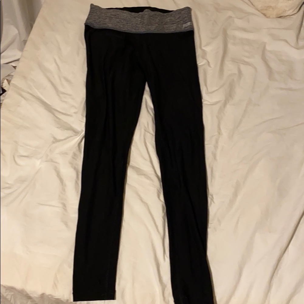 VICTORIA SECRET PINK REVERSIBLE LEGGINGS